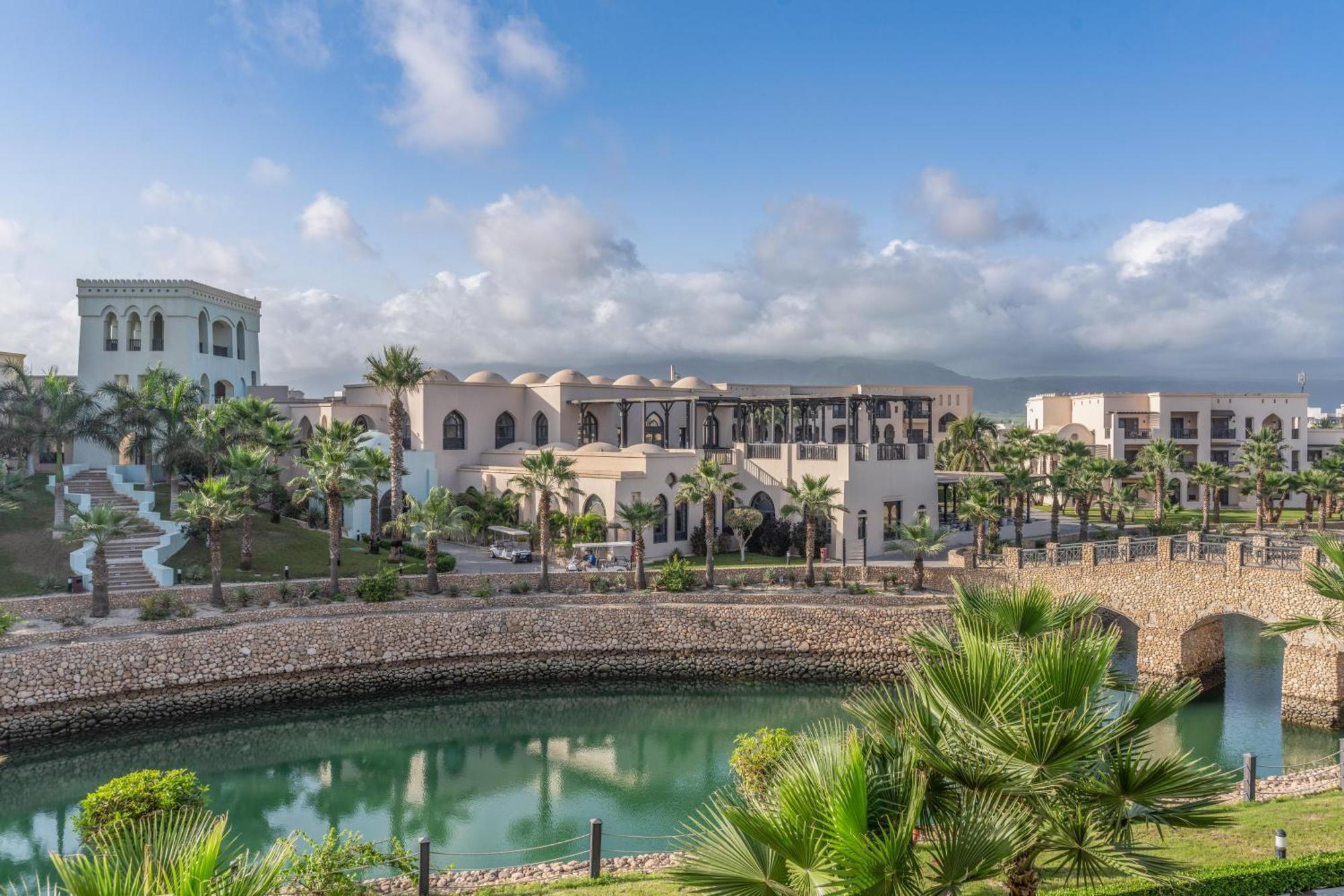 Salalah Rotana Resort Exteriér fotografie View of the resort